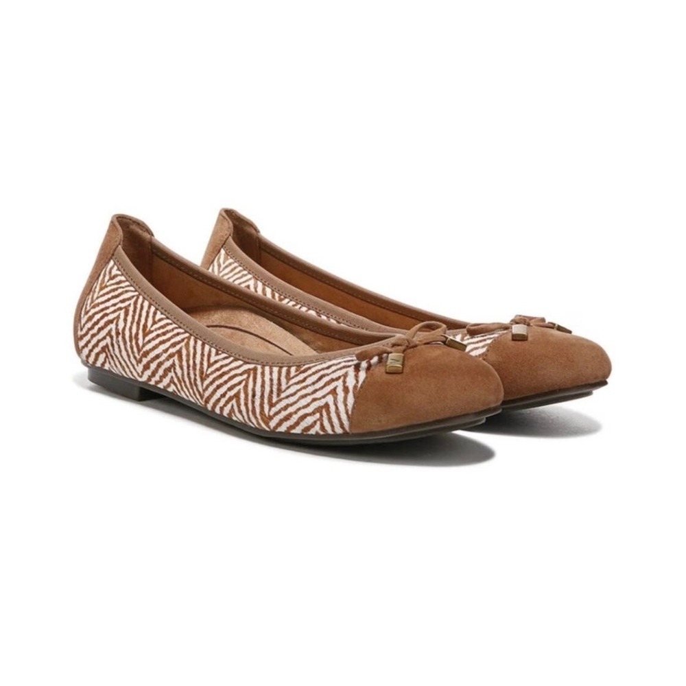 Vionic Minna Round Toe Ballet Flats Tan White Calf Hair Suede Herringbone Sz 6.5